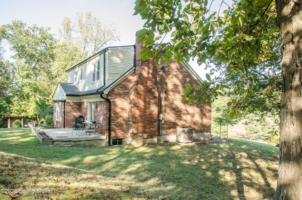 Photo of 562 Peaceful Way, Shepherdsville, KY 40165 (MLS # 1699718)