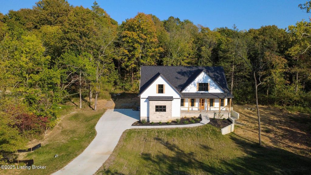 Photo of 7001 Stable Ct, Crestwood, KY 40014 (MLS # 1686377)