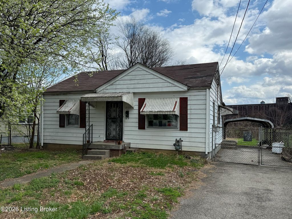 Photo of 1566 Loney Ln, Louisville, KY 40216 (MLS # 1711185)