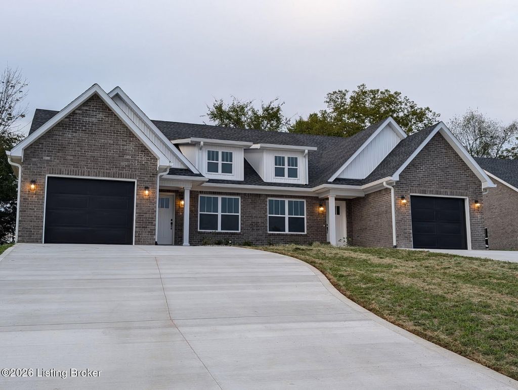 Photo of 1018 Ray Wimsett Blvd #10B, Bardstown, KY 40004 (MLS # 1707654)