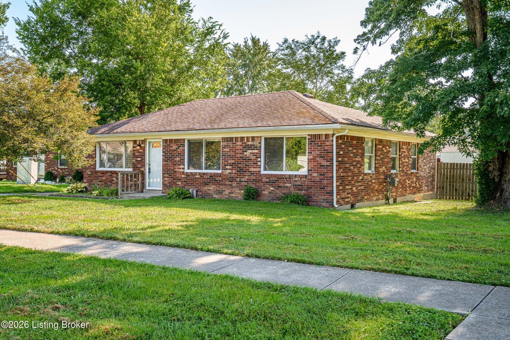 Photo of 3605 Willowwood Ct, Jeffersontown, KY 40299 (MLS # 1724951)