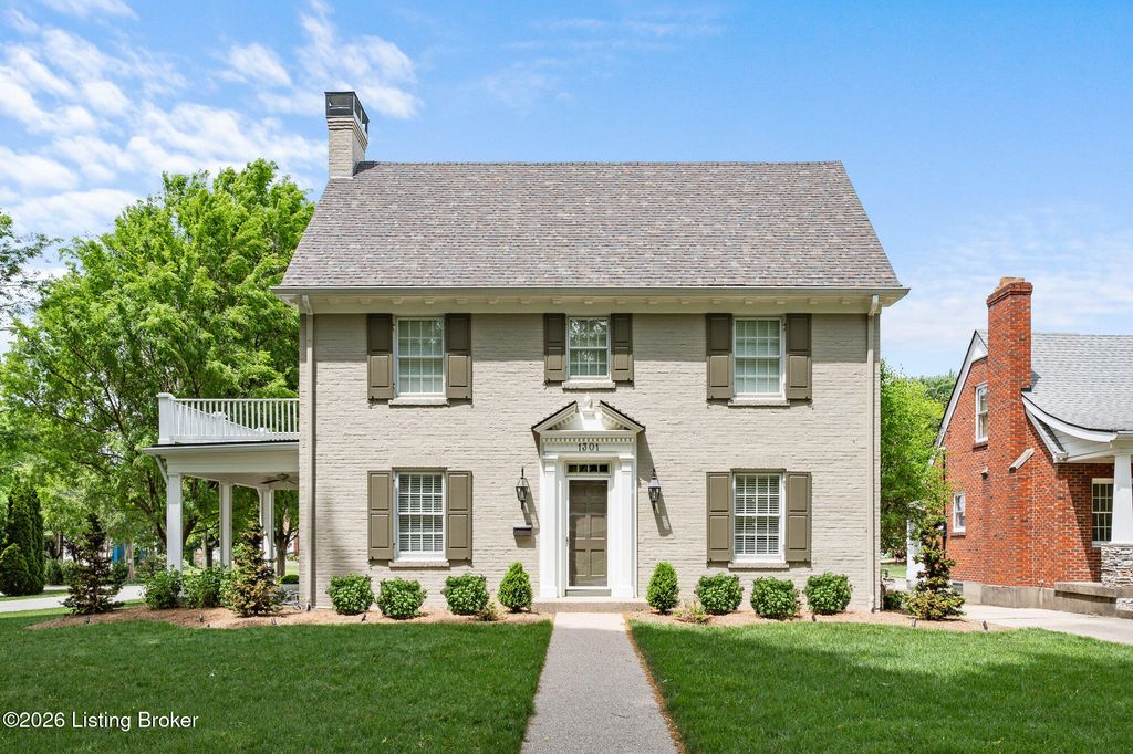 Photo of 1301 Audubon Pkwy, Audubon Park, KY 40213 (MLS # 1715567)