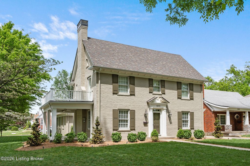 Photo of 1301 Audubon Pkwy, Audubon Park, KY 40213 (MLS # 1715567)