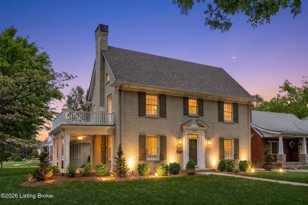 Photo of 1301 Audubon Pkwy, Audubon Park, KY 40213 (MLS # 1715567)