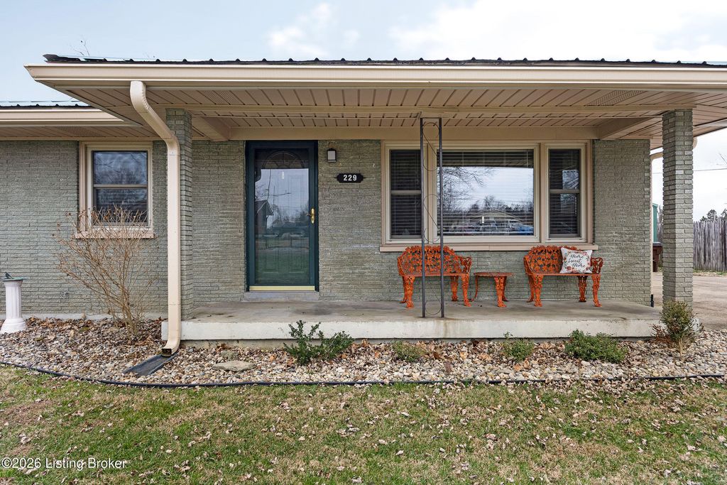 Photo of 229 Douglas Ln, Shepherdsville, KY 40165 (MLS # 1708237)