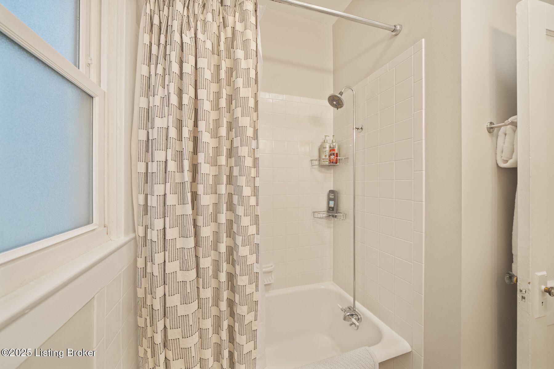 1911 Woodbourne Ave, Louisville, Pennsylvania image 28