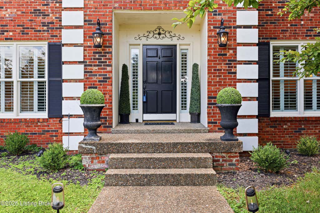 Photo of 4201 Bryant Park Dr, Louisville, KY 40299 (MLS # 1721475)