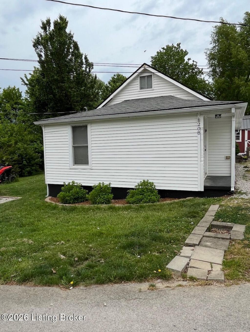 Photo of 208 Chandler St, Elizabethtown, KY 42701 (MLS # 1715714)