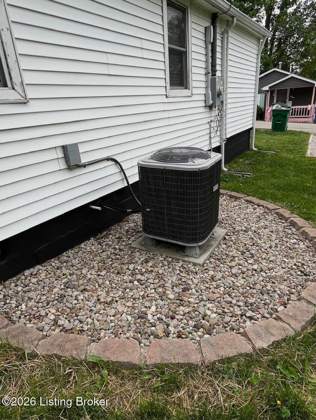 Photo of 208 Chandler St, Elizabethtown, KY 42701 (MLS # 1715714)