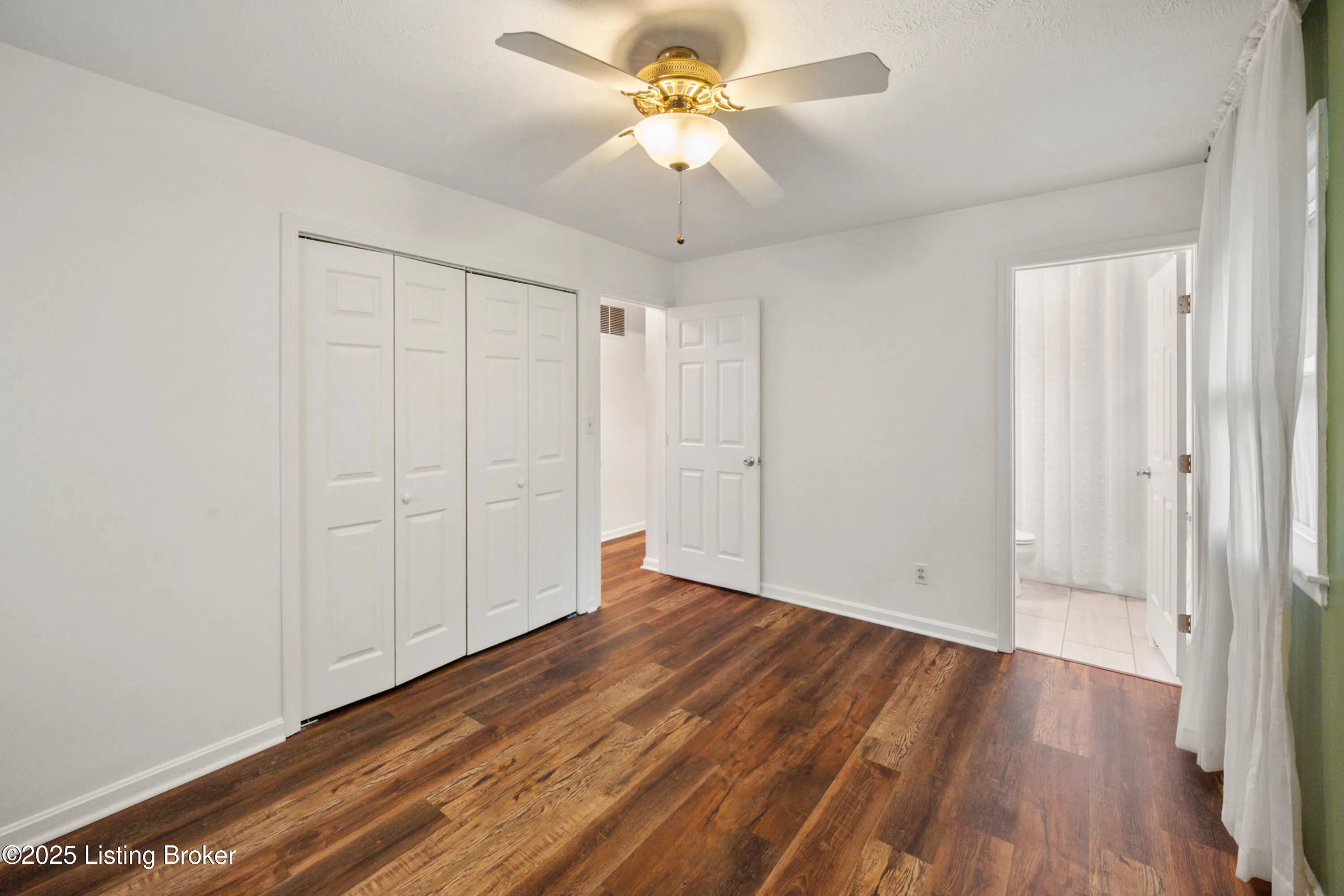 Louisville, Kentucky 40220, United States, 3 Bedrooms Bedrooms, ,2 BathroomsBathrooms,Residential,Pending,153034