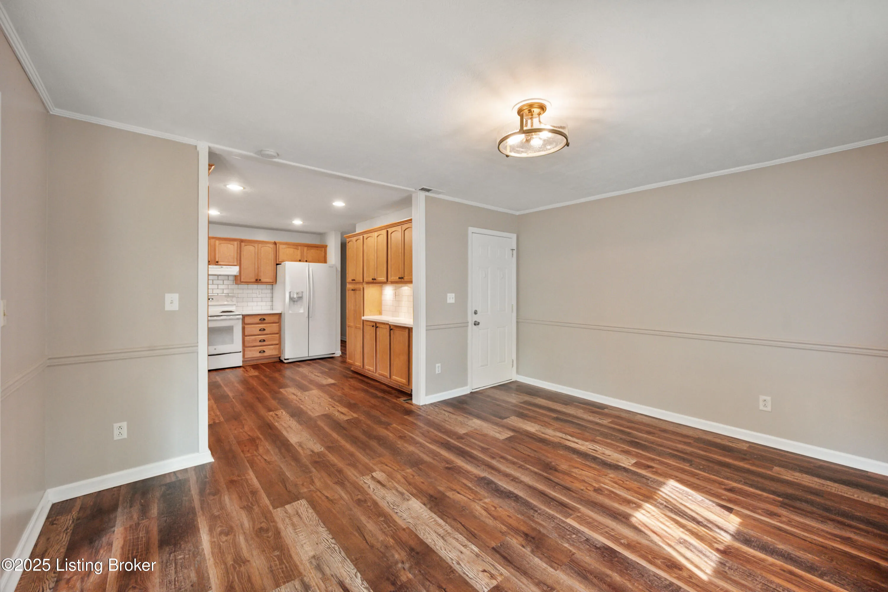 Louisville, Kentucky 40220, United States, 3 Bedrooms Bedrooms, ,2 BathroomsBathrooms,Residential,Pending,153034