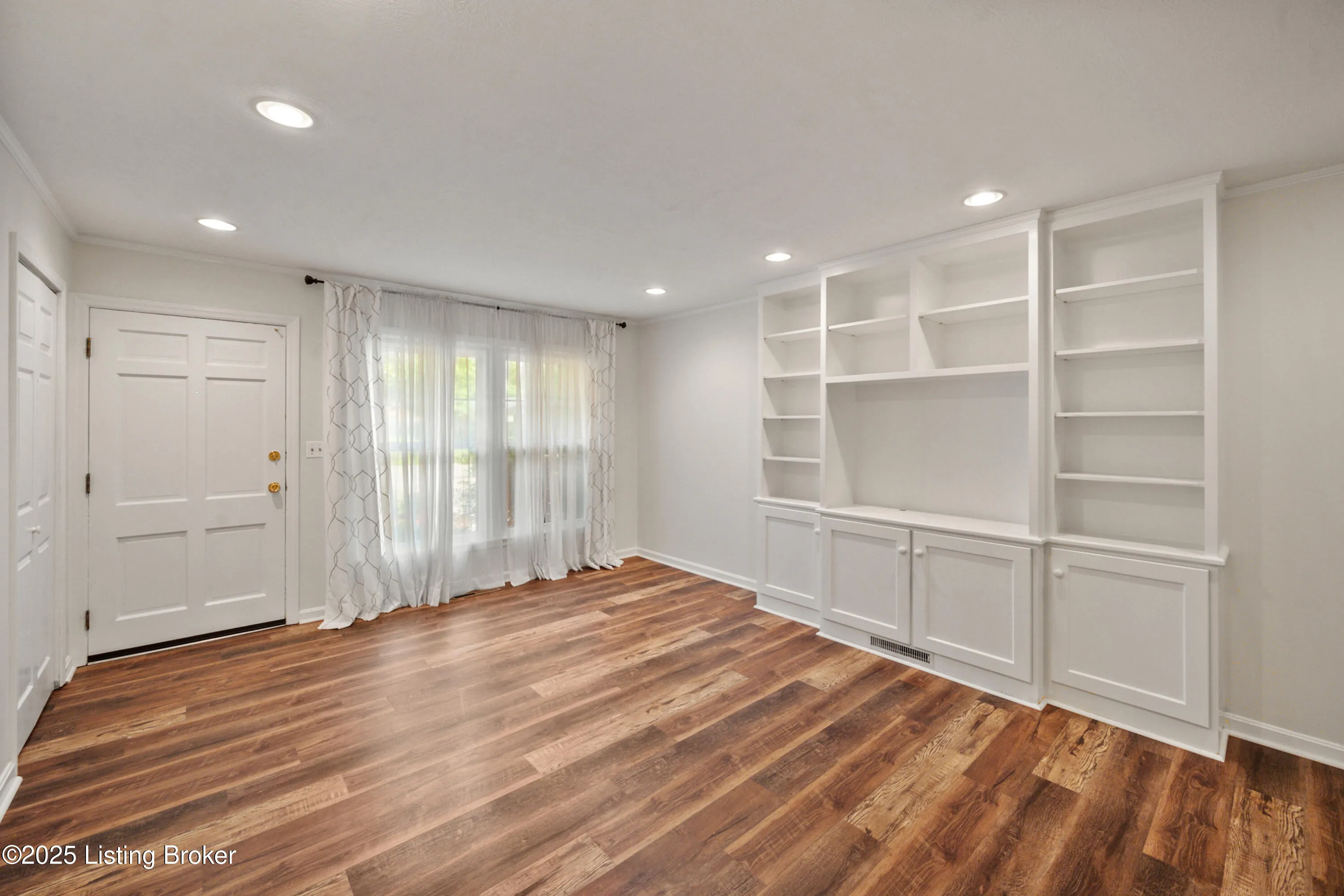 Louisville, Kentucky 40220, United States, 3 Bedrooms Bedrooms, ,2 BathroomsBathrooms,Residential,Pending,153034