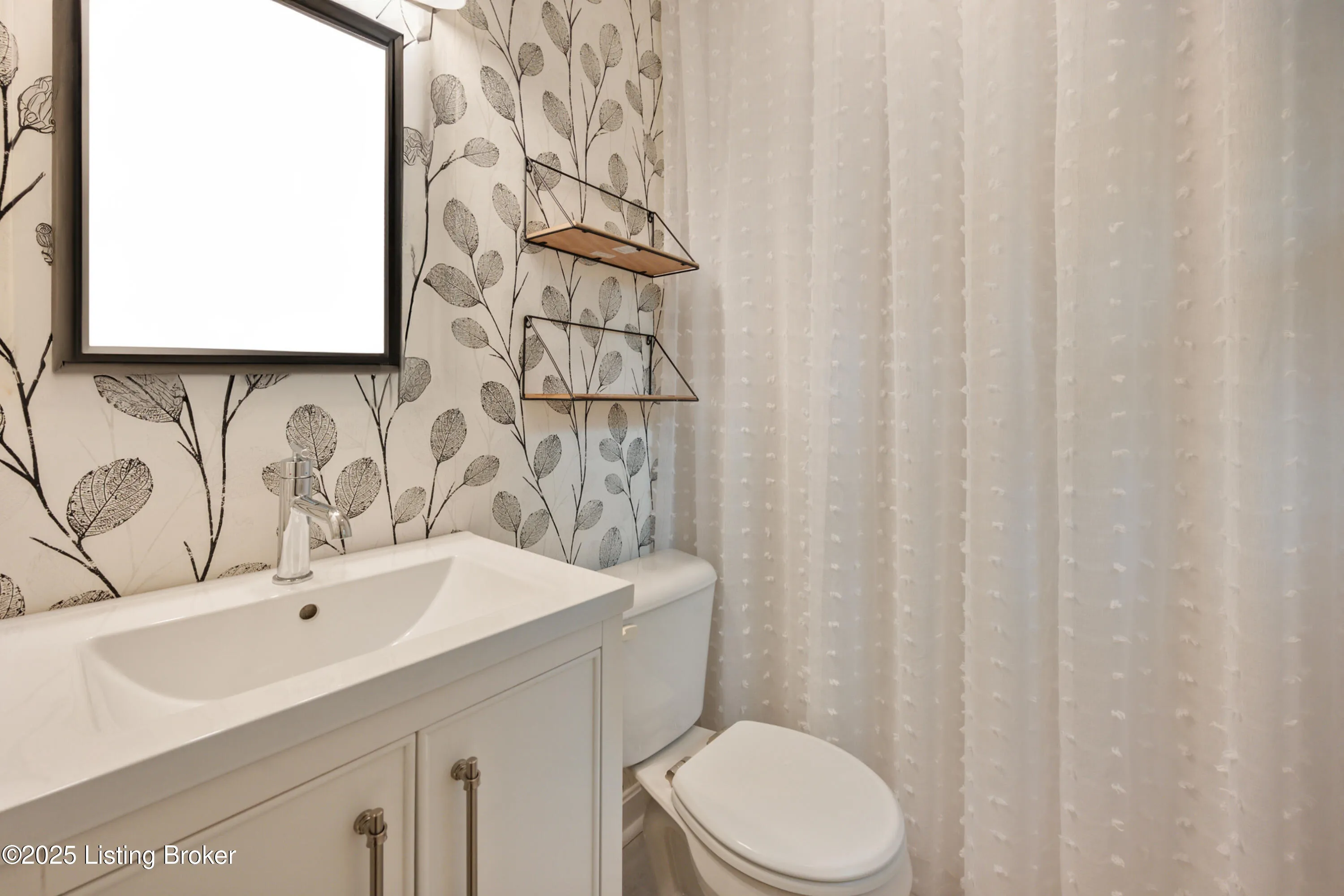 Louisville, Kentucky 40220, United States, 3 Bedrooms Bedrooms, ,2 BathroomsBathrooms,Residential,Pending,153034