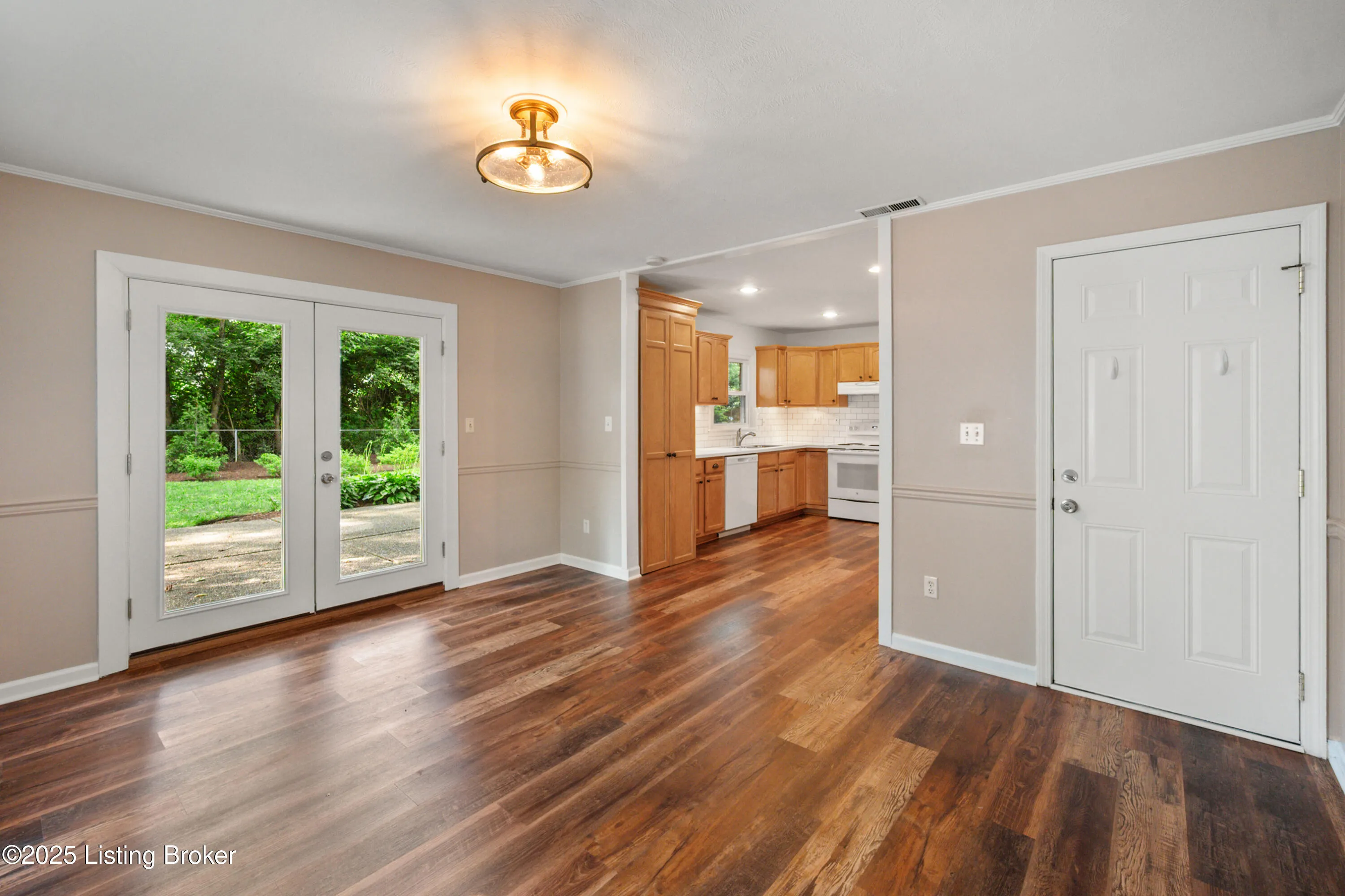 Louisville, Kentucky 40220, United States, 3 Bedrooms Bedrooms, ,2 BathroomsBathrooms,Residential,Pending,153034