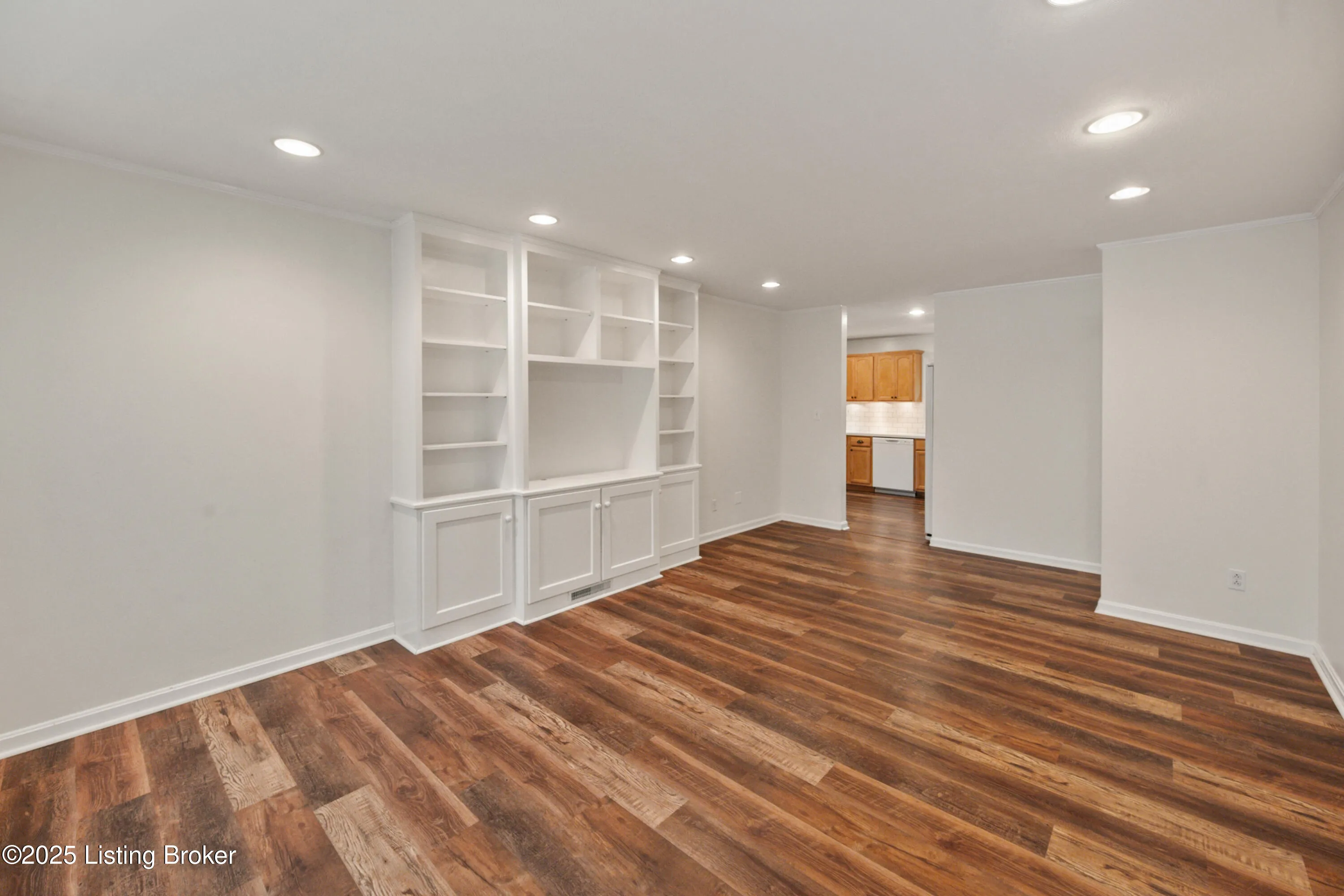 Louisville, Kentucky 40220, United States, 3 Bedrooms Bedrooms, ,2 BathroomsBathrooms,Residential,Pending,153034