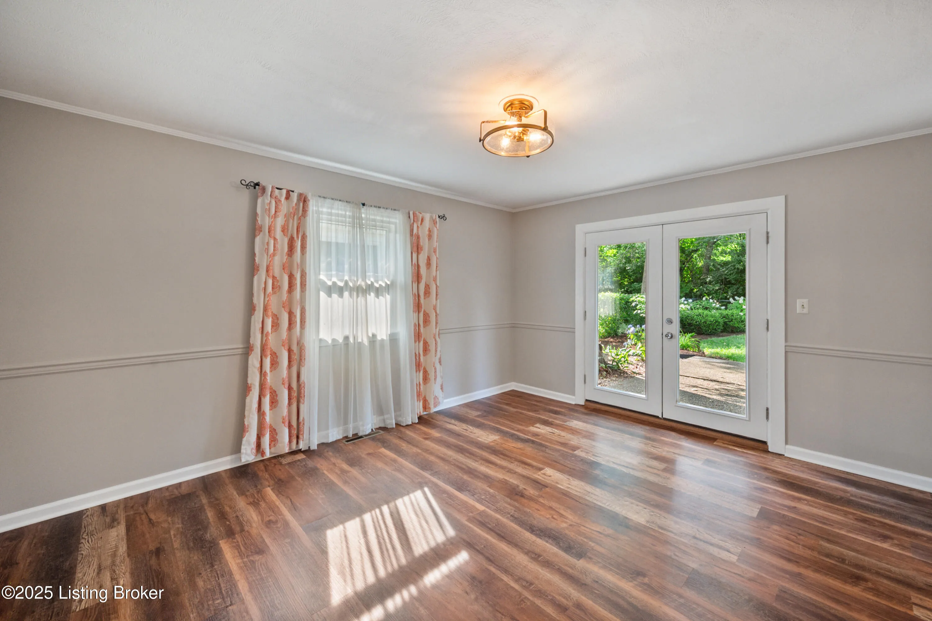 Louisville, Kentucky 40220, United States, 3 Bedrooms Bedrooms, ,2 BathroomsBathrooms,Residential,Pending,153034