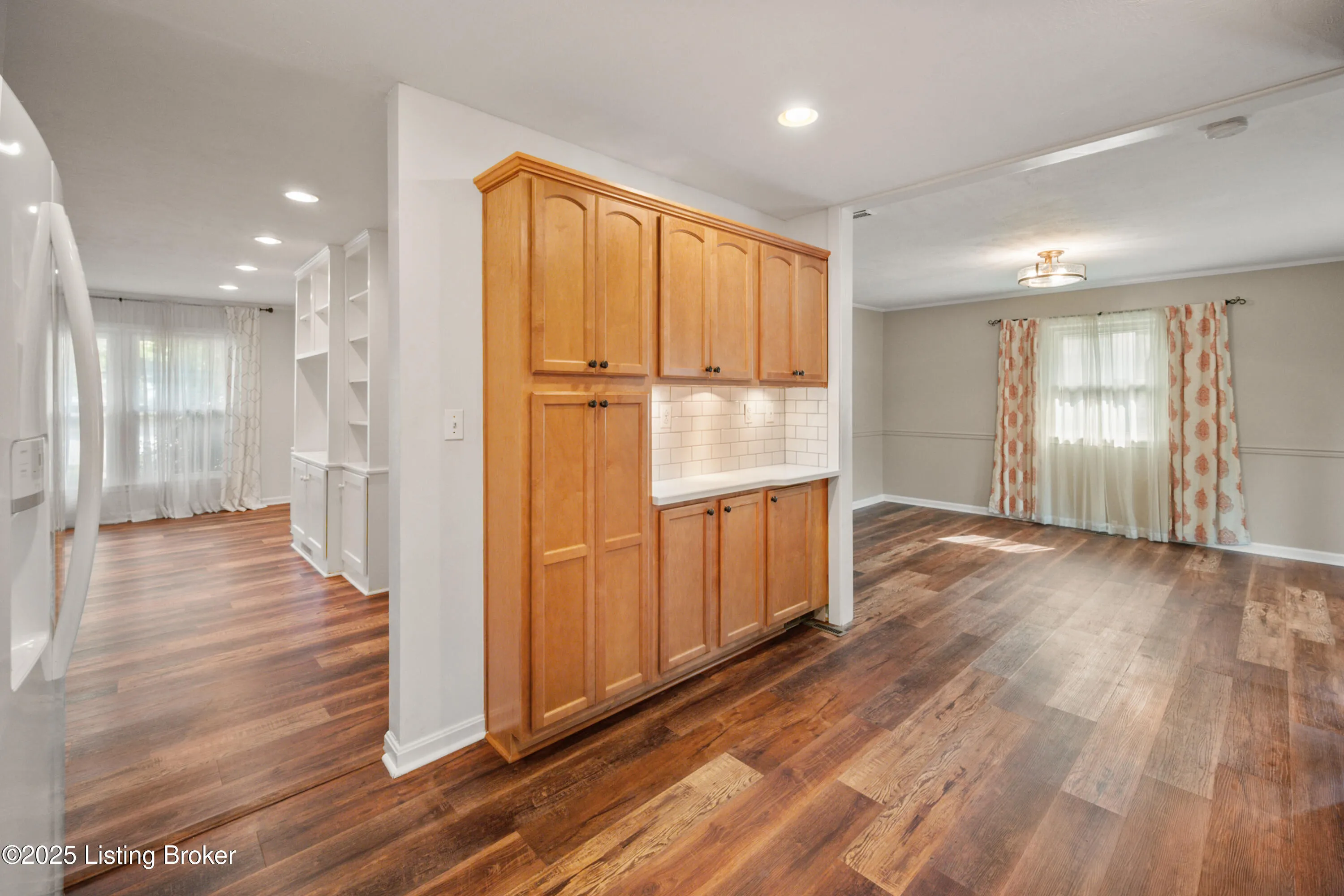 Louisville, Kentucky 40220, United States, 3 Bedrooms Bedrooms, ,2 BathroomsBathrooms,Residential,Pending,153034