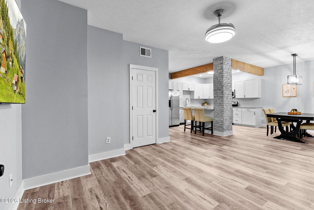 Photo of 925 E 7th St #APT 104, Jeffersonville, IN 47130 (MLS # 1726310)
