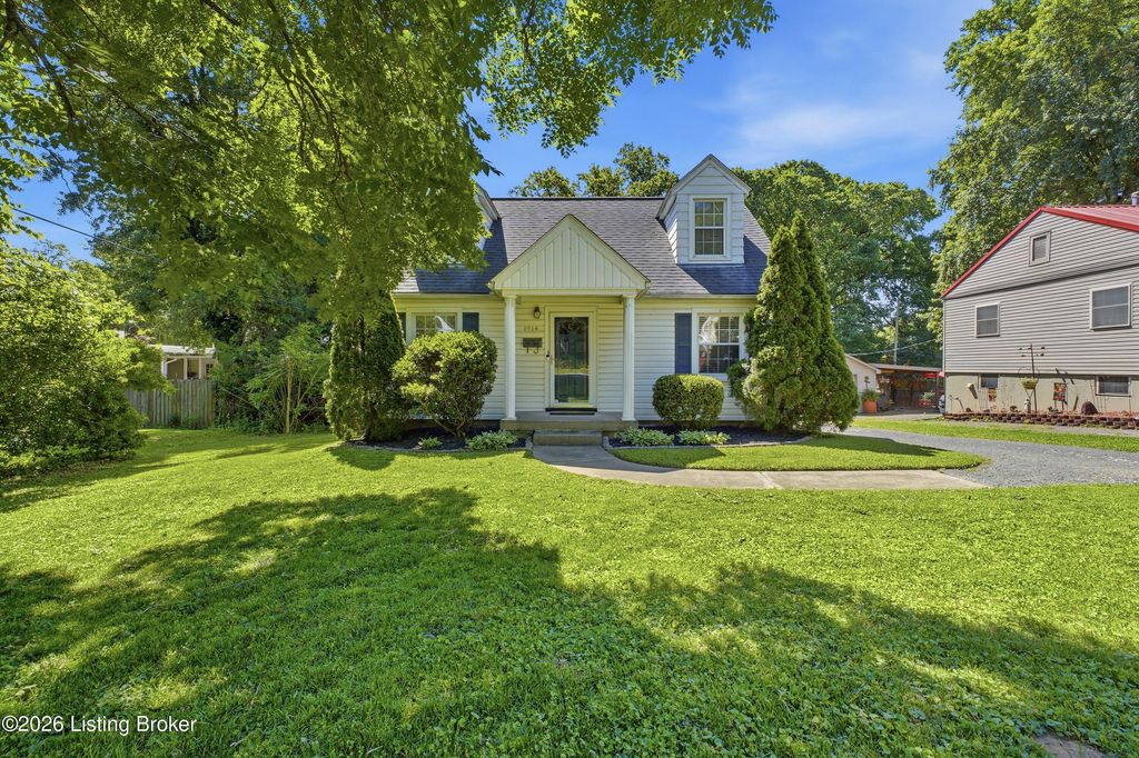 Photo of 1914 Gladstone Ave, Louisville, KY 40205 (MLS # 1717821)