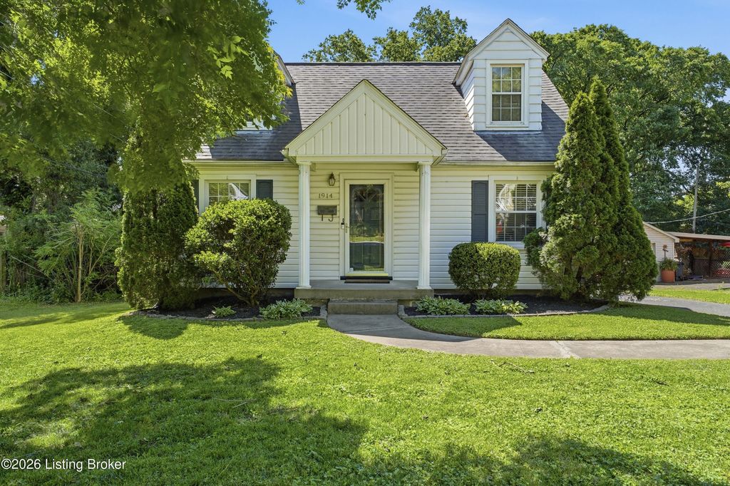Photo of 1914 Gladstone Ave, Louisville, KY 40205 (MLS # 1717821)