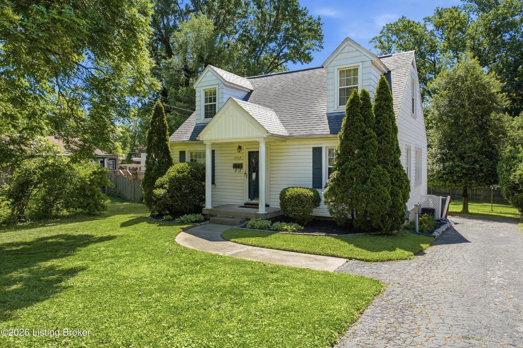 Photo of 1914 Gladstone Ave, Louisville, KY 40205 (MLS # 1717821)