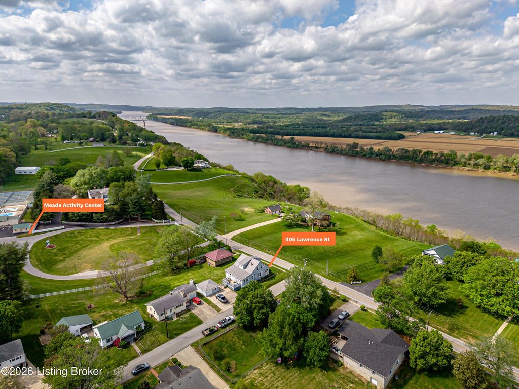 Photo of 405 Lawrence St, Brandenburg, KY 40108 (MLS # 1714422)