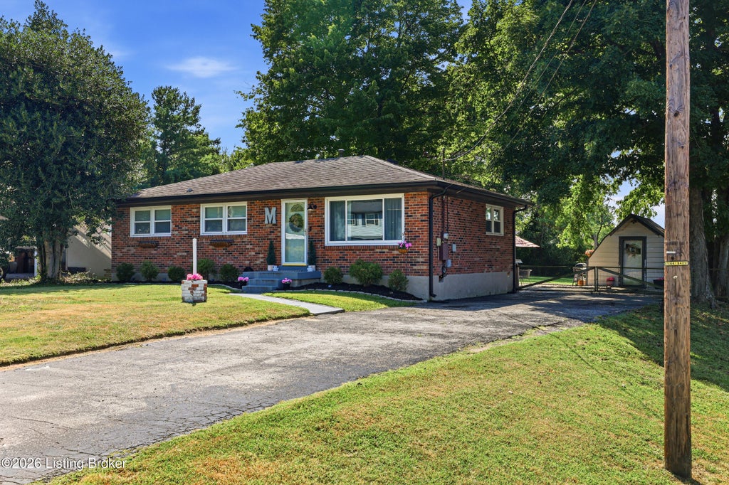 Photo of 8506 Glaser Ln, Louisville, KY 40291 (MLS # 1728386)
