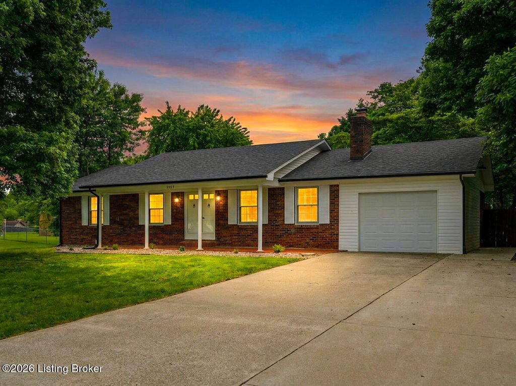 Photo of 2707 Oakwood Dr, Bardstown, KY 40004 (MLS # 1716598)