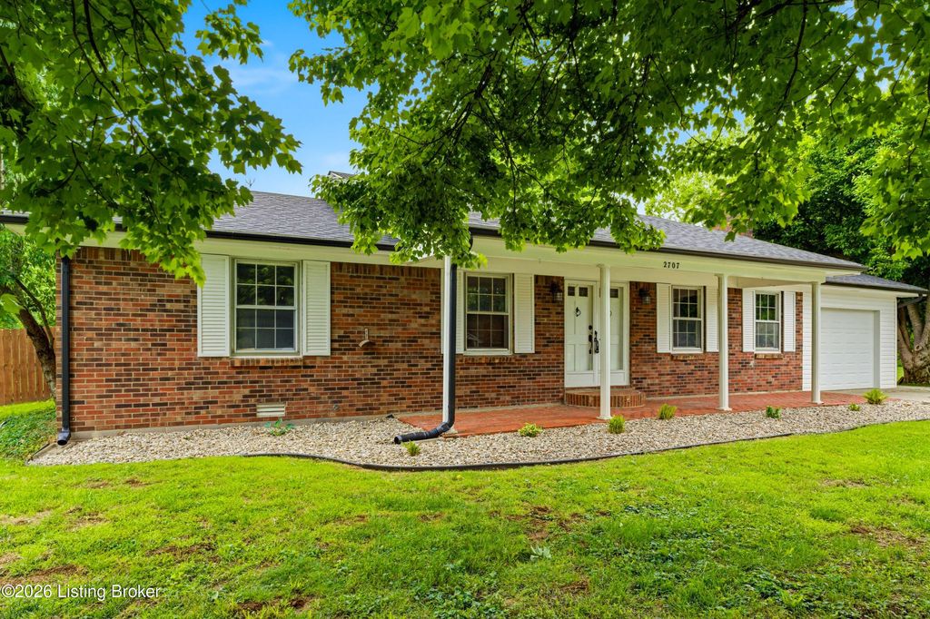 Photo of 2707 Oakwood Dr, Bardstown, KY 40004 (MLS # 1716598)