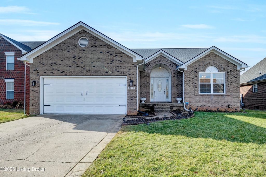 Photo of 3812 Stone River Ct, Louisville, KY 40299 (MLS # 1709818)