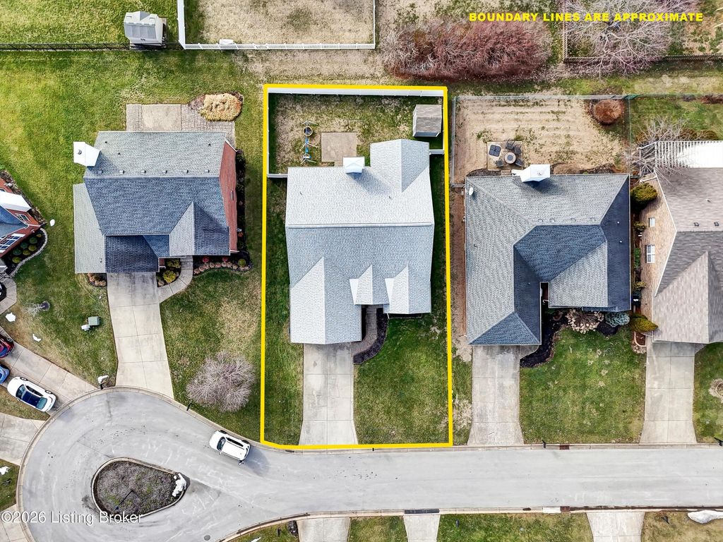 Photo of 3812 Stone River Ct, Louisville, KY 40299 (MLS # 1709818)