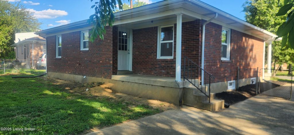 Photo of 1707 March Blvd, Louisville, KY 40215 (MLS # 1717065)