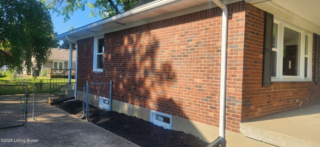 Photo of 1707 March Blvd, Louisville, KY 40215 (MLS # 1717065)