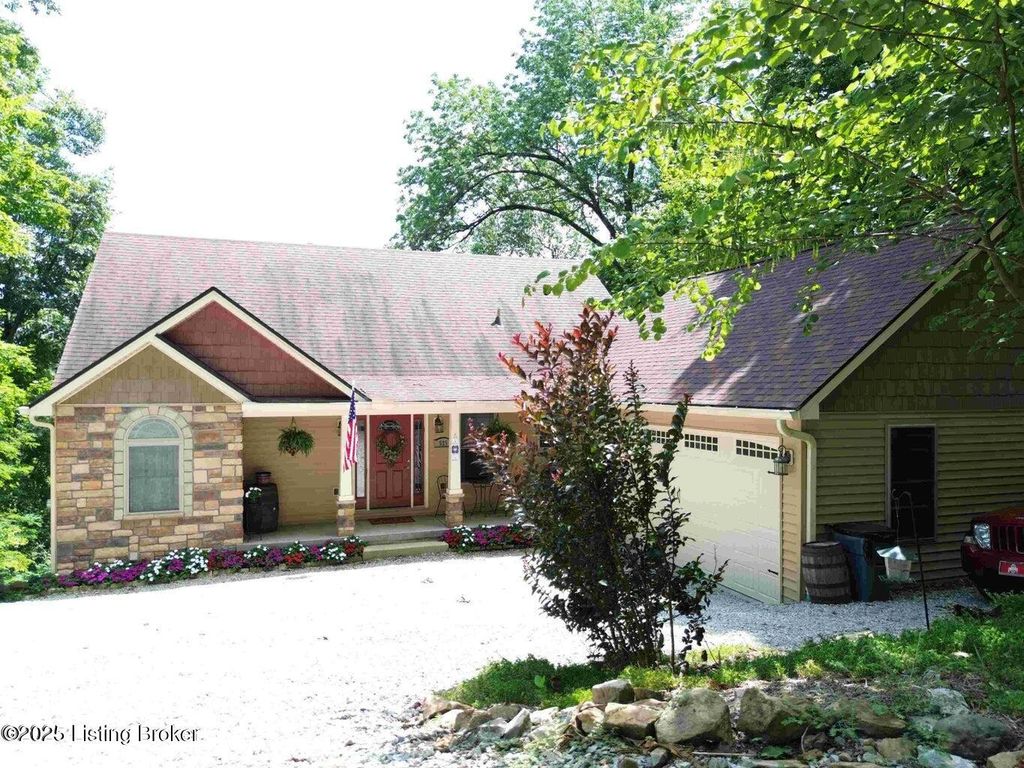 Photo of 525 N Riverbend Rd, Leitchfield, KY 42754 (MLS # 1710950)