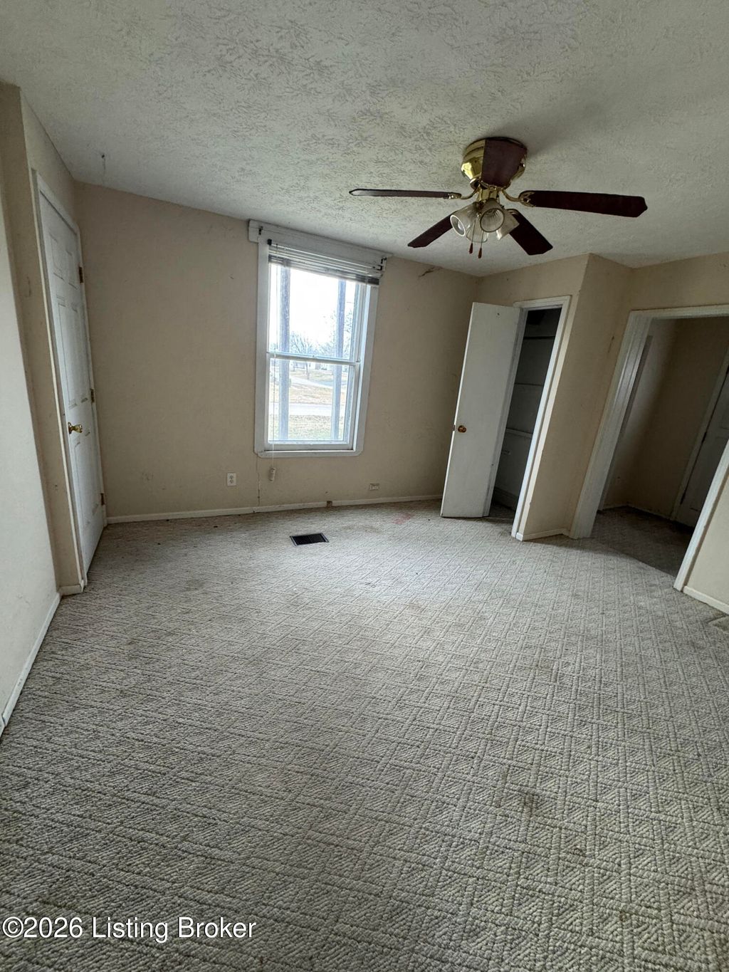 Photo of 174 W 3rd St, Shepherdsville, KY 40165 (MLS # 1709666)