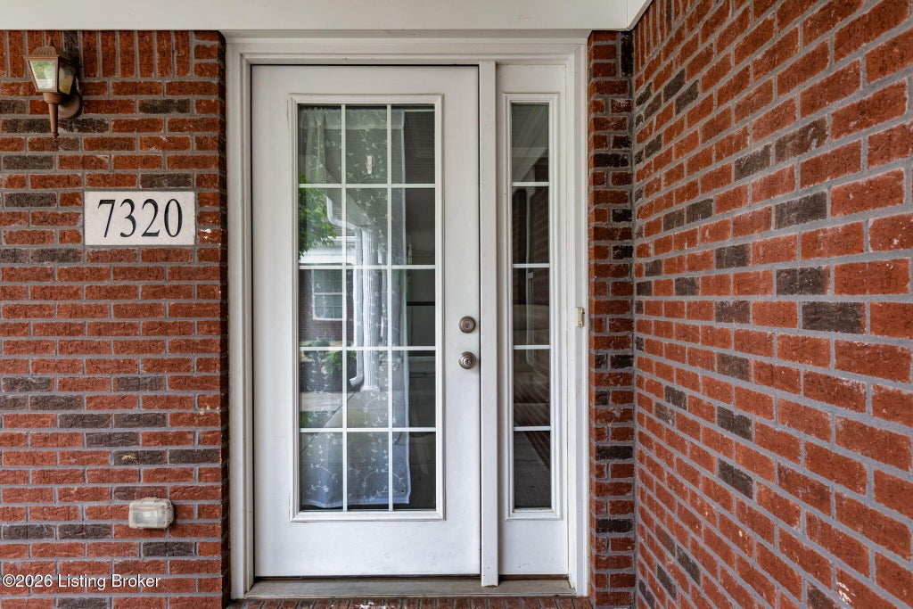 Photo of 7320 Fox Hollow Way, Louisville, KY 40228 (MLS # 1721319)