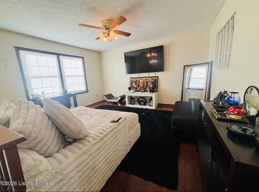 Photo of 6603 Everton Dr, Louisville, KY 40258 (MLS # 1729093)