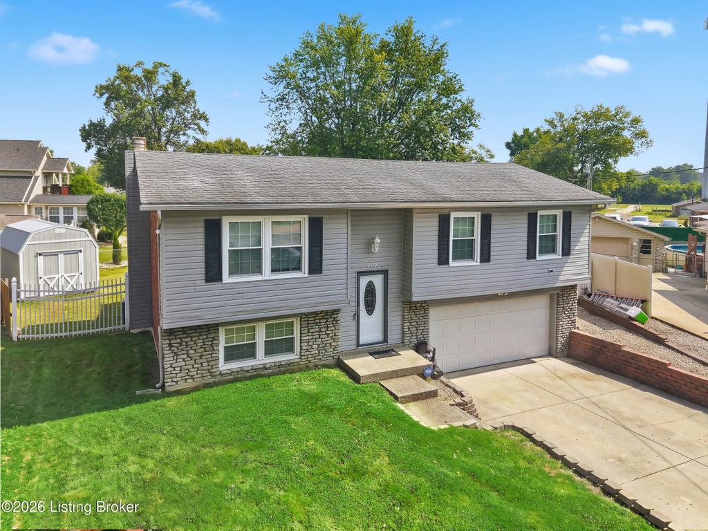 Photo of 6603 Everton Dr, Louisville, KY 40258 (MLS # 1729093)