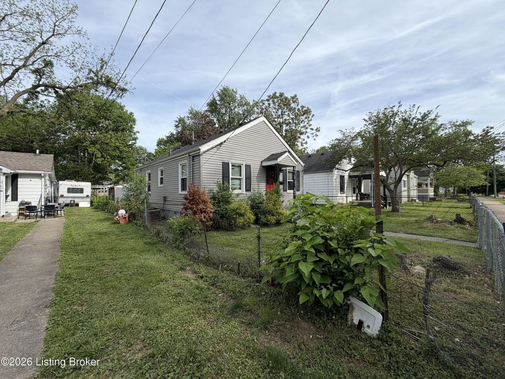 Photo of 3767 Parthenia Ave, Louisville, KY 40215 (MLS # 1714641)
