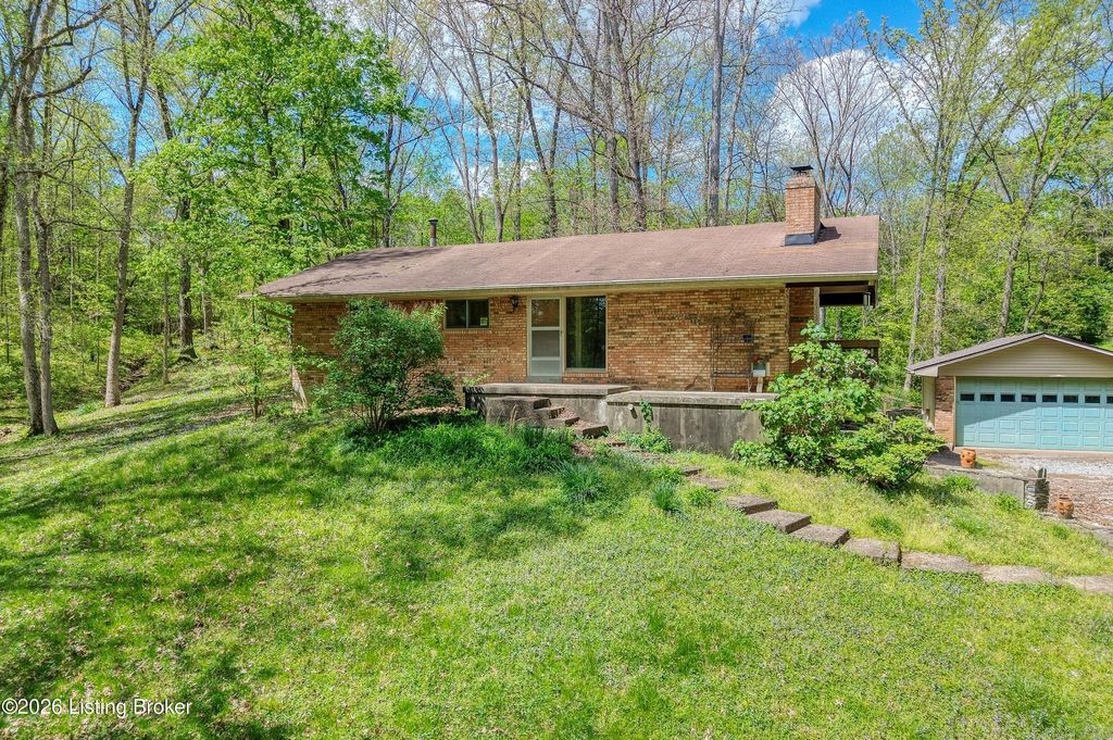 Photo of 11056 Easum Rd, Jeffersontown, KY 40299 (MLS # 1712005)