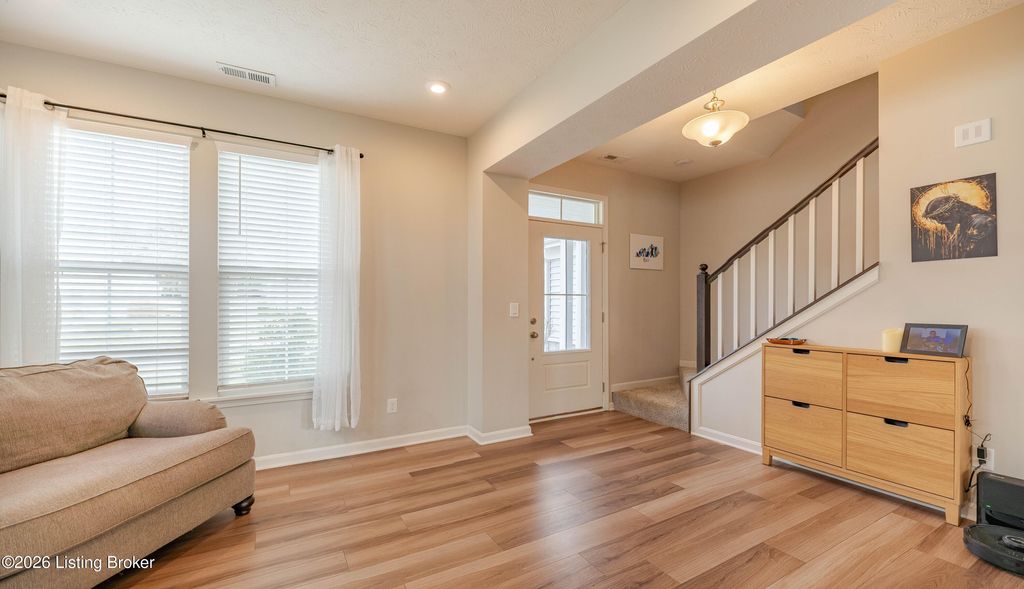 Photo of 127 Goldeneye Ct, Shepherdsville, KY 40165 (MLS # 1707562)