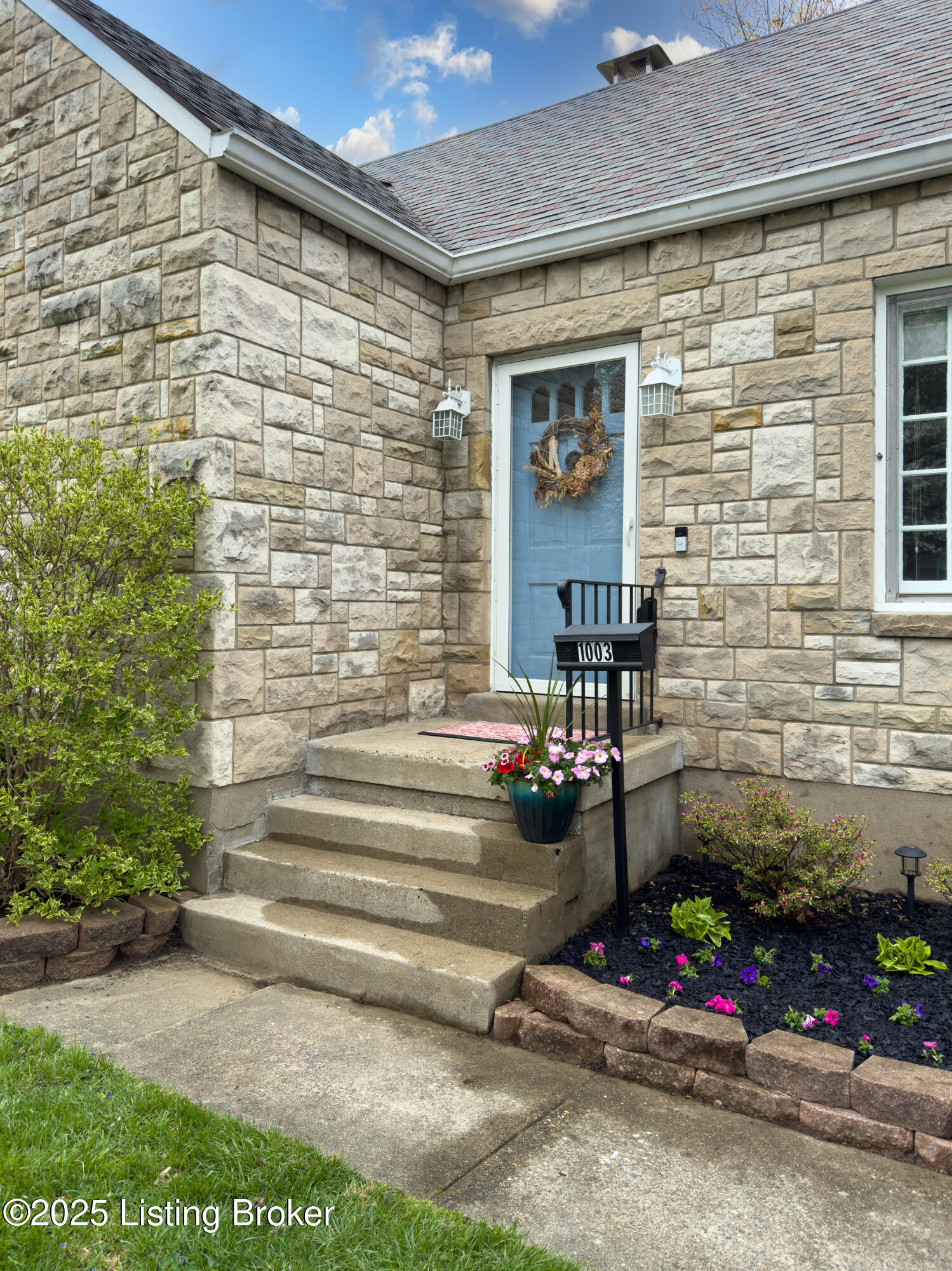 1003 Ardmore Dr, Louisville, Kentucky image 3