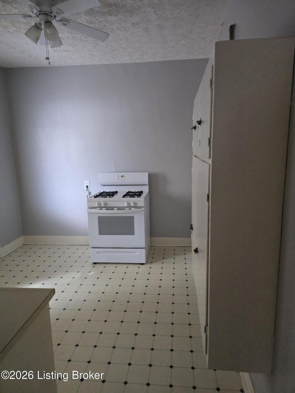 Photo of 1841 Roanoke Ave, Louisville, KY 40205 (MLS # 1708570)