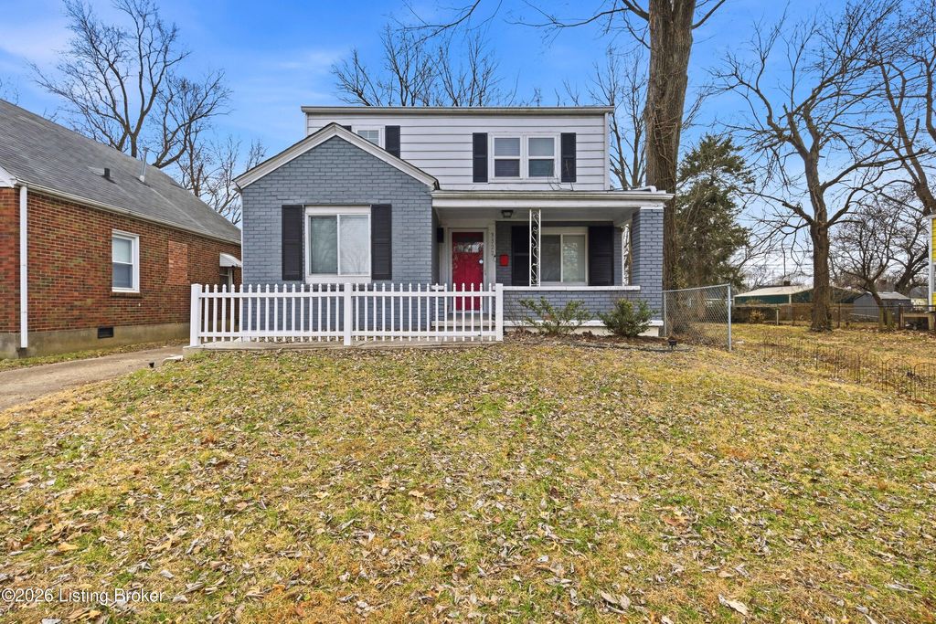 Photo of 3322 Algonquin Pkwy, Louisville, KY 40211 (MLS # 1714013)