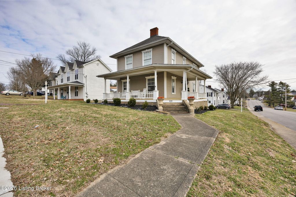 Photo of 401 N Walnut St, Springfield, KY 40069 (MLS # 1707445)
