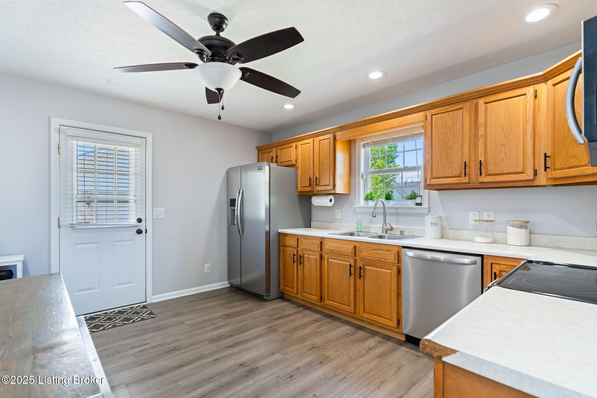 8823 Vision Pl, Louisville, Kentucky image 8