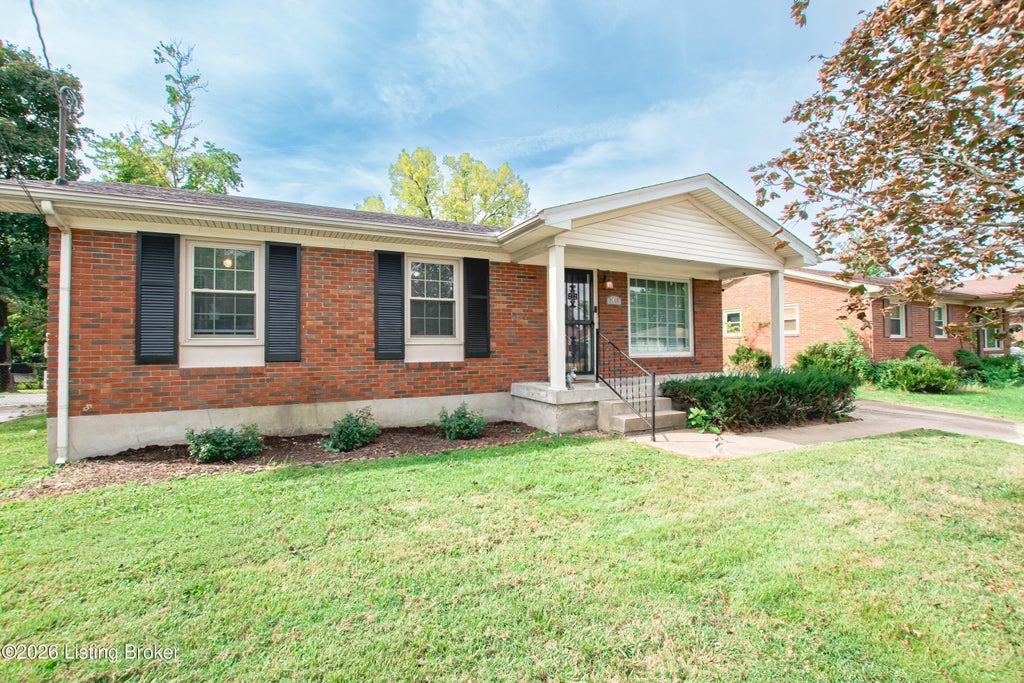 Photo of 3406 Pineland Dr, Louisville, KY 40219 (MLS # 1729762)