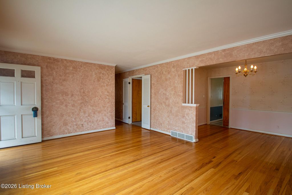 Photo of 2827 Pomeroy Dr, Louisville, KY 40218 (MLS # 1710536)