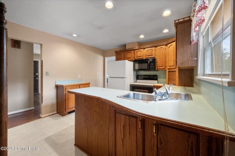 Tiny photo for 3231 Cawein Way, Louisville, KY 40220 (MLS # 1730966)