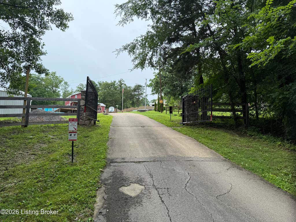 Photo of 156 Skyline Dr, Clarkson, KY 42726 (MLS # 1724764)
